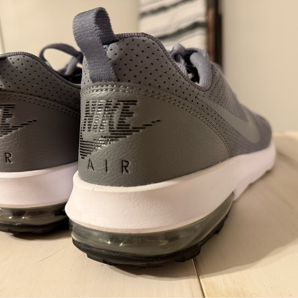 Nike 827177-002 Air Max Turbulence LS
Cool Grey 11.5 - Picture 7 of 11